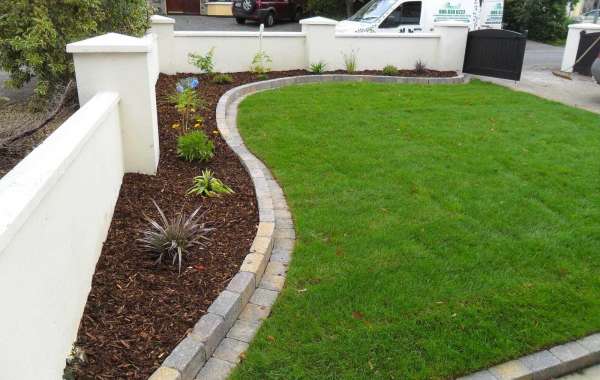 The Art of Perfecting Outdoor Spaces with Landscape Edging